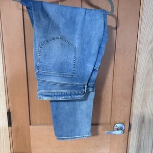 NYDJ Relaxed Blue Jeans with Casual Washed Look